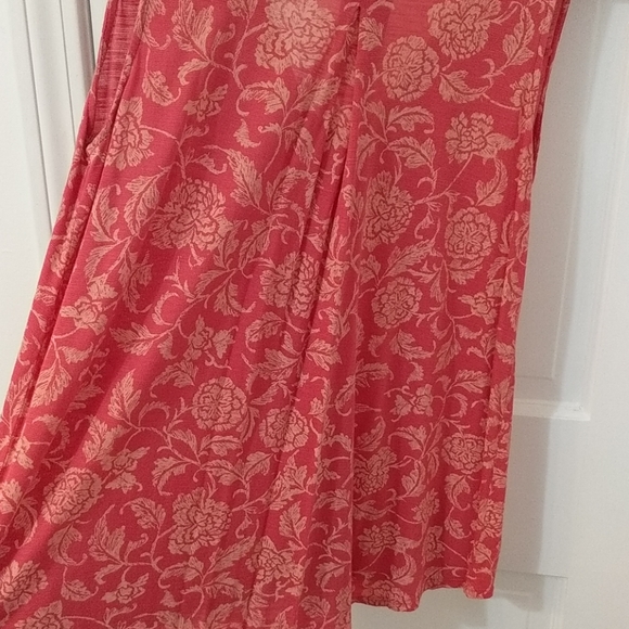 Casual Sleeveless Top - Picture 4 of 4